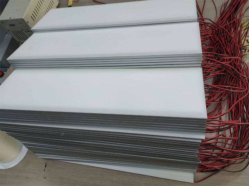 地鐵廣告機導光板